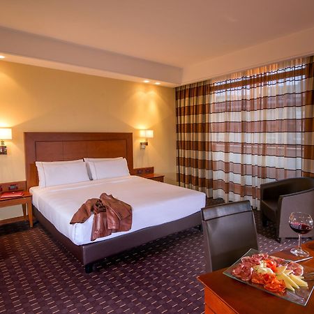 Hotel Capannelle Roma Exterior photo