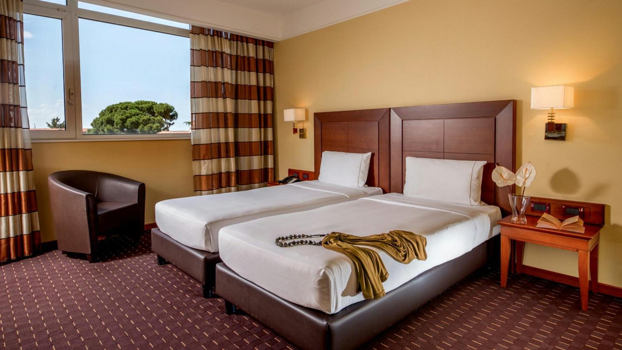 Hotel Capannelle Roma Exterior photo